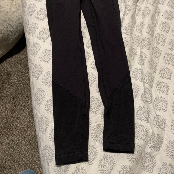 Size 6 Lululemon leggings - Picture 6 of 6